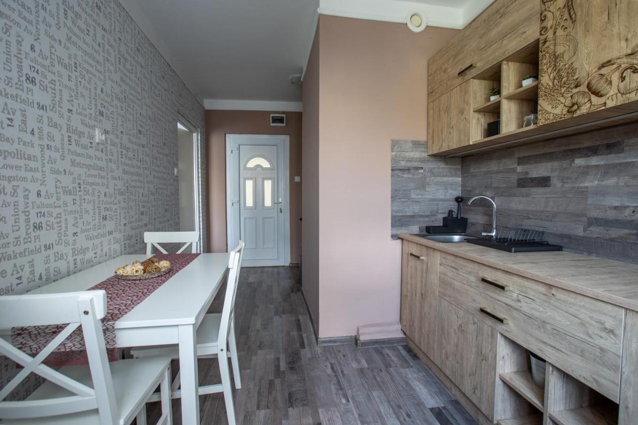 Center Home Apartman Orosháza Eksteriør billede